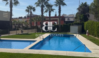 apartment - Herverkoop - Orihuela Costa -
                Villamartín