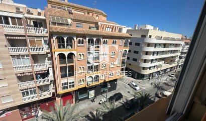apartment - Herverkoop - Torrevieja -
                Center