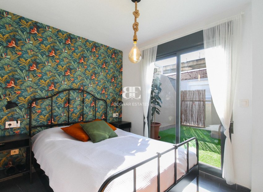 Herverkoop - apartment -
Alicante - Carolinas Altas