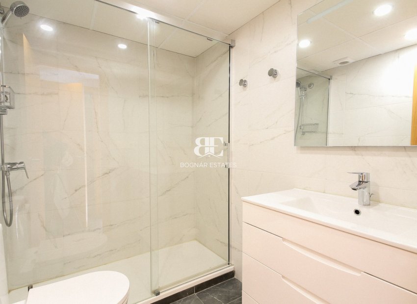 Herverkoop - apartment -
Alicante - Carolinas Altas