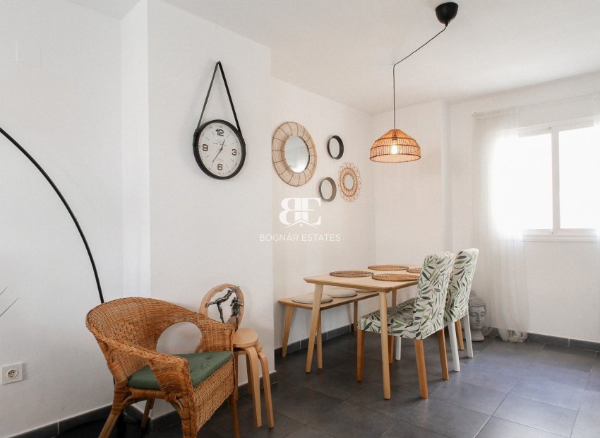 Herverkoop - apartment -
Alicante - Carolinas Altas