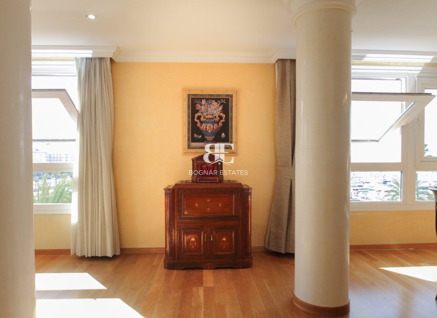 Herverkoop - apartment -
Alicante - Center