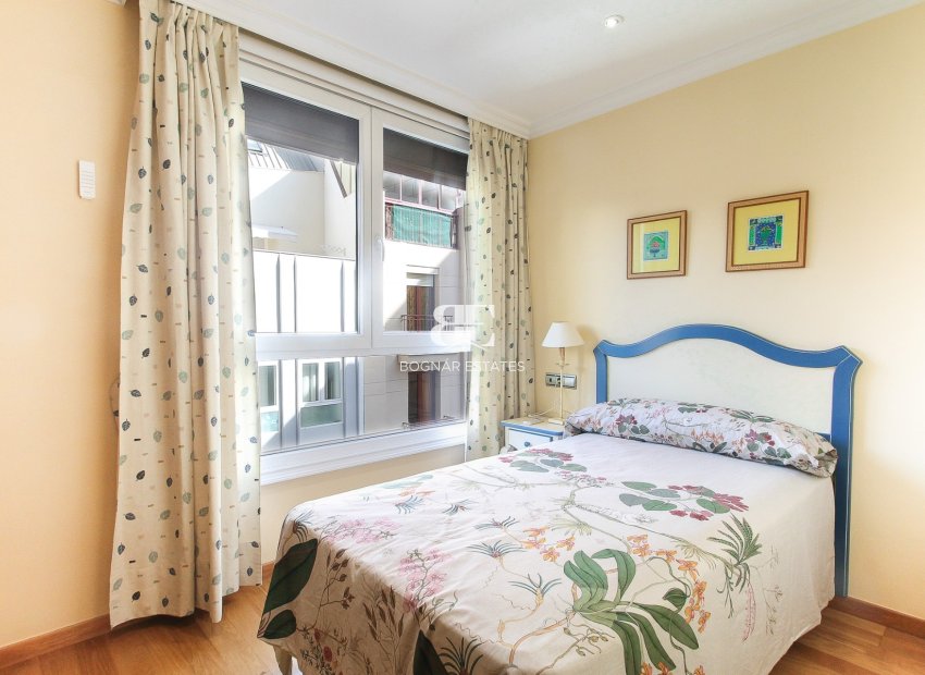 Herverkoop - apartment -
Alicante - Center