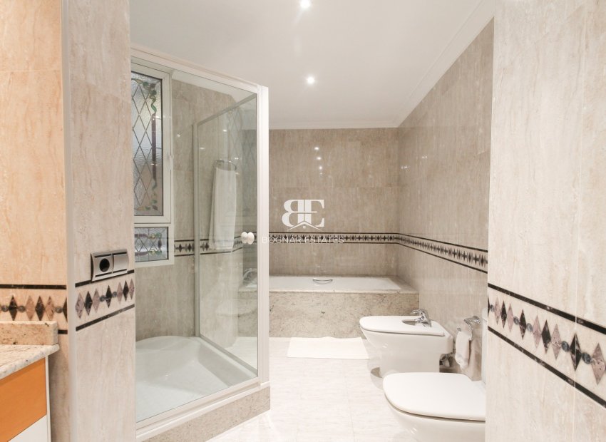 Herverkoop - apartment -
Alicante - Center