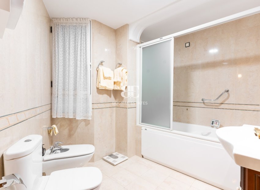 Herverkoop - apartment -
Alicante - - Centro  -
