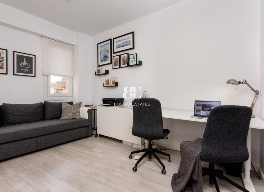 Herverkoop - apartment -
Alicante - - Centro  -