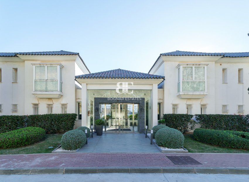 Herverkoop - apartment -
Benahavis - La Quinta