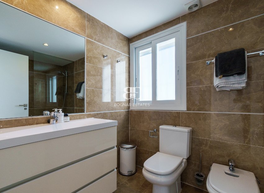 Herverkoop - apartment -
Benahavis - La Quinta