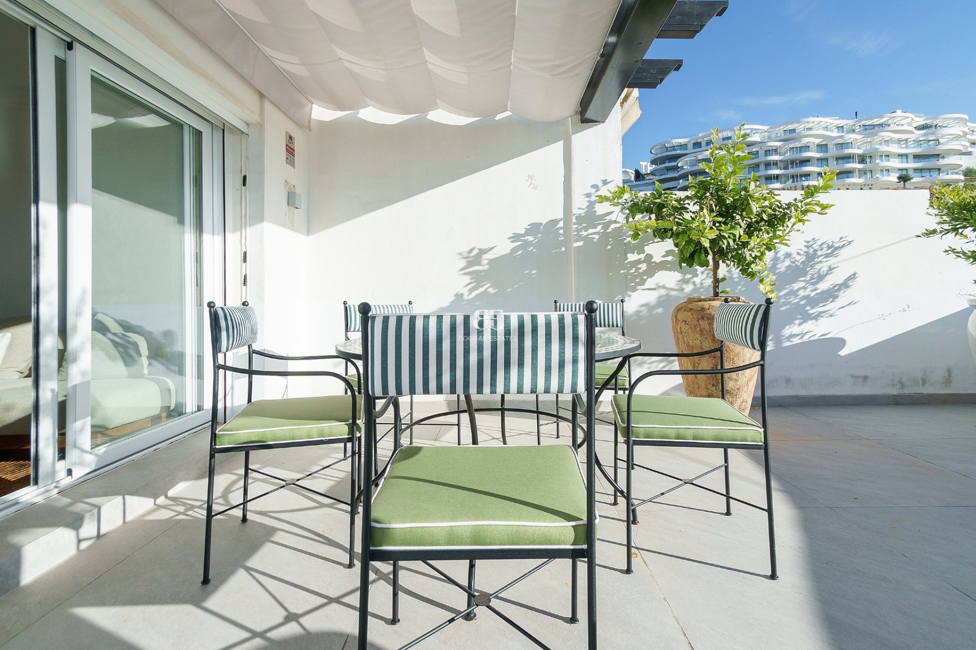 Herverkoop - apartment -
Benahavis - La Quinta