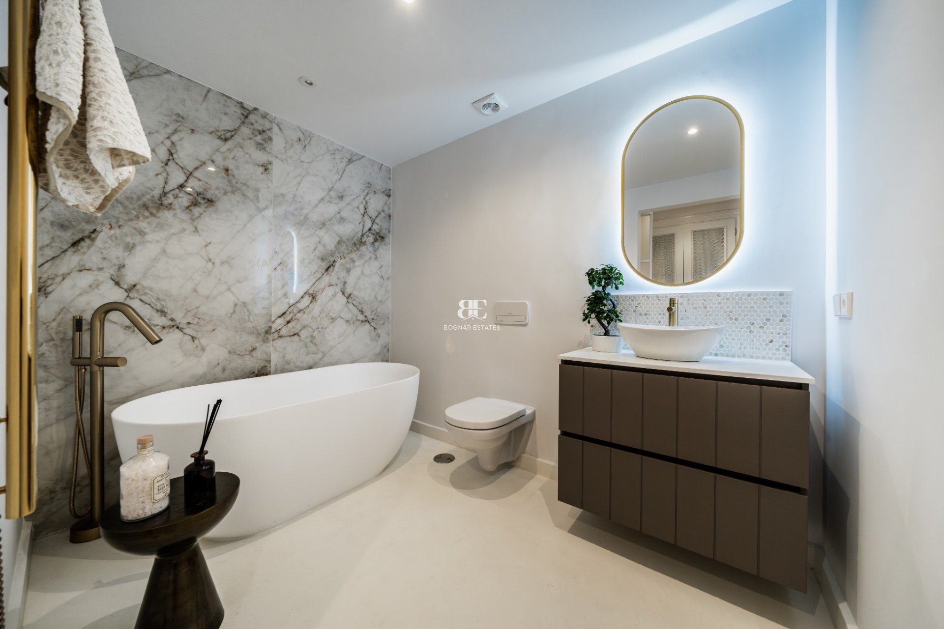 Herverkoop - apartment -
Benahavis - La Quinta