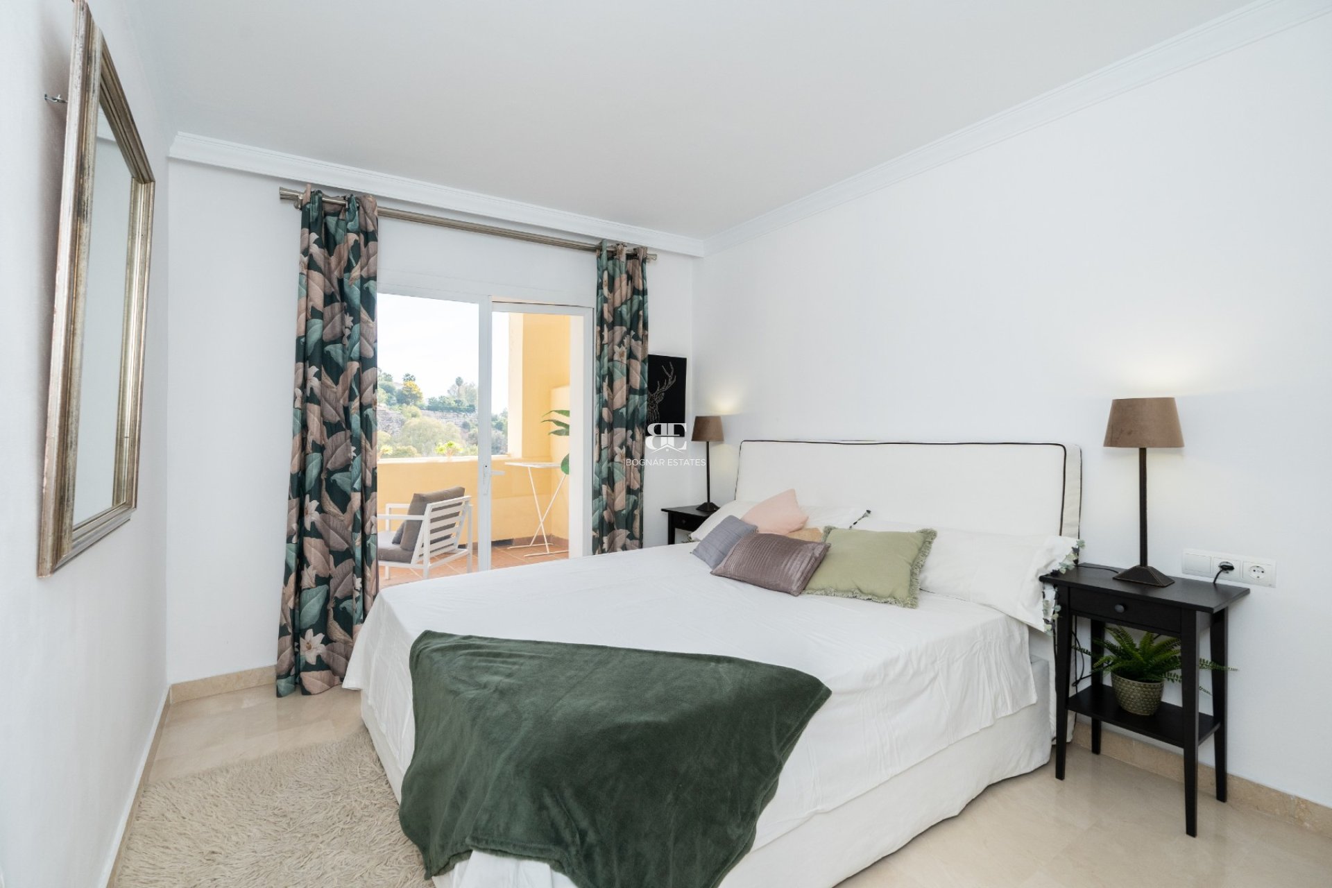 Herverkoop - apartment -
Benahavis - La Quinta