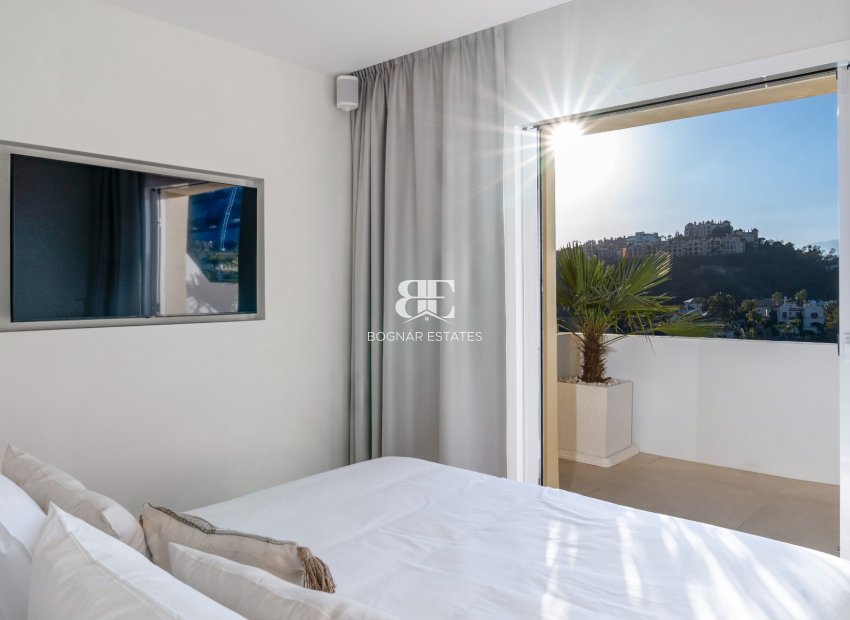 Herverkoop - apartment -
Benahavis - La Quinta