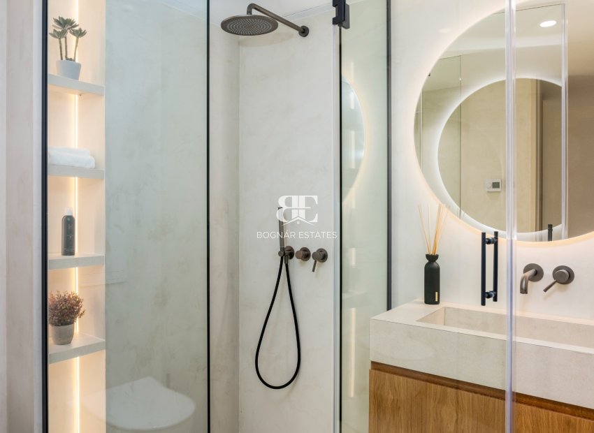 Herverkoop - apartment -
Benahavis - La Quinta