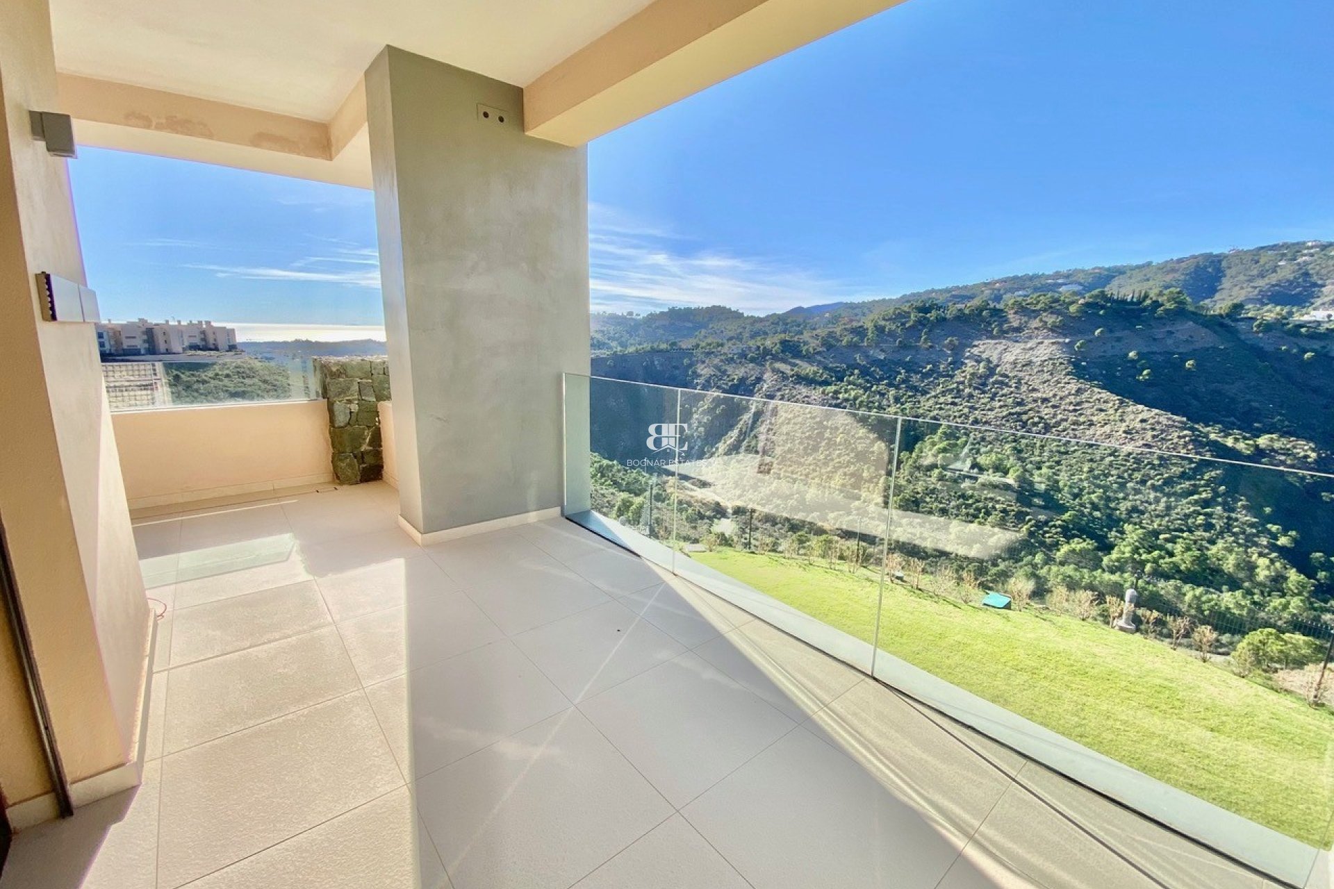 Herverkoop - apartment -
Benahavis - La Quinta
