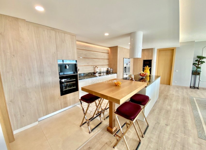 Herverkoop - apartment -
Benahavis - La Quinta
