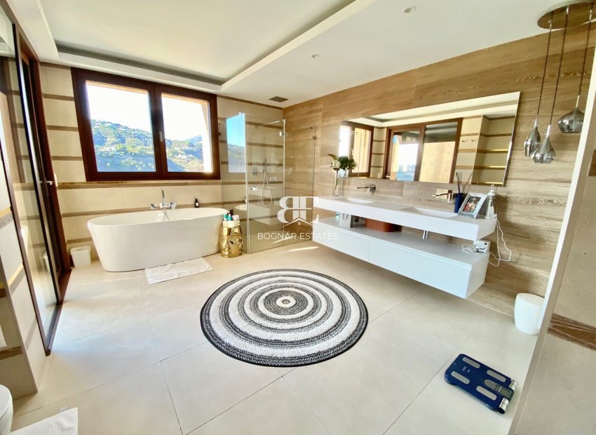 Herverkoop - apartment -
Benahavis - La Quinta