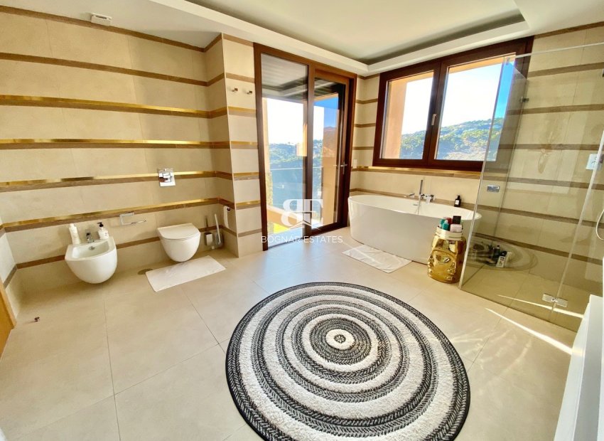 Herverkoop - apartment -
Benahavis - La Quinta