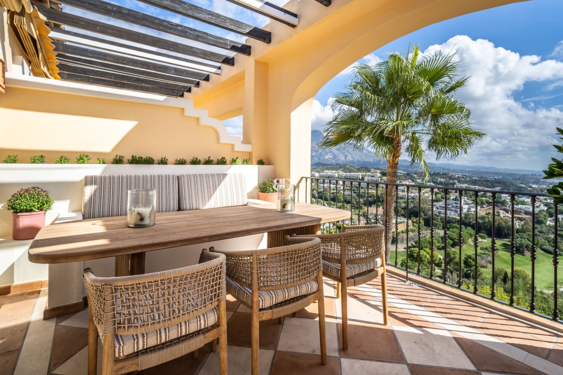 Herverkoop - apartment -
Benahavis - La Quinta