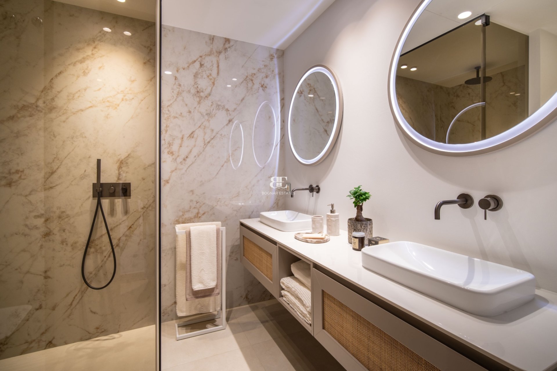 Herverkoop - apartment -
Benahavis - La Quinta
