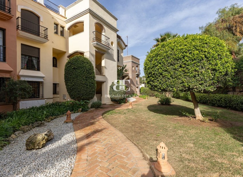Herverkoop - apartment -
Benahavis - Los Arqueros