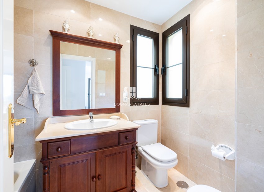 Herverkoop - apartment -
Benahavis - Los Arqueros