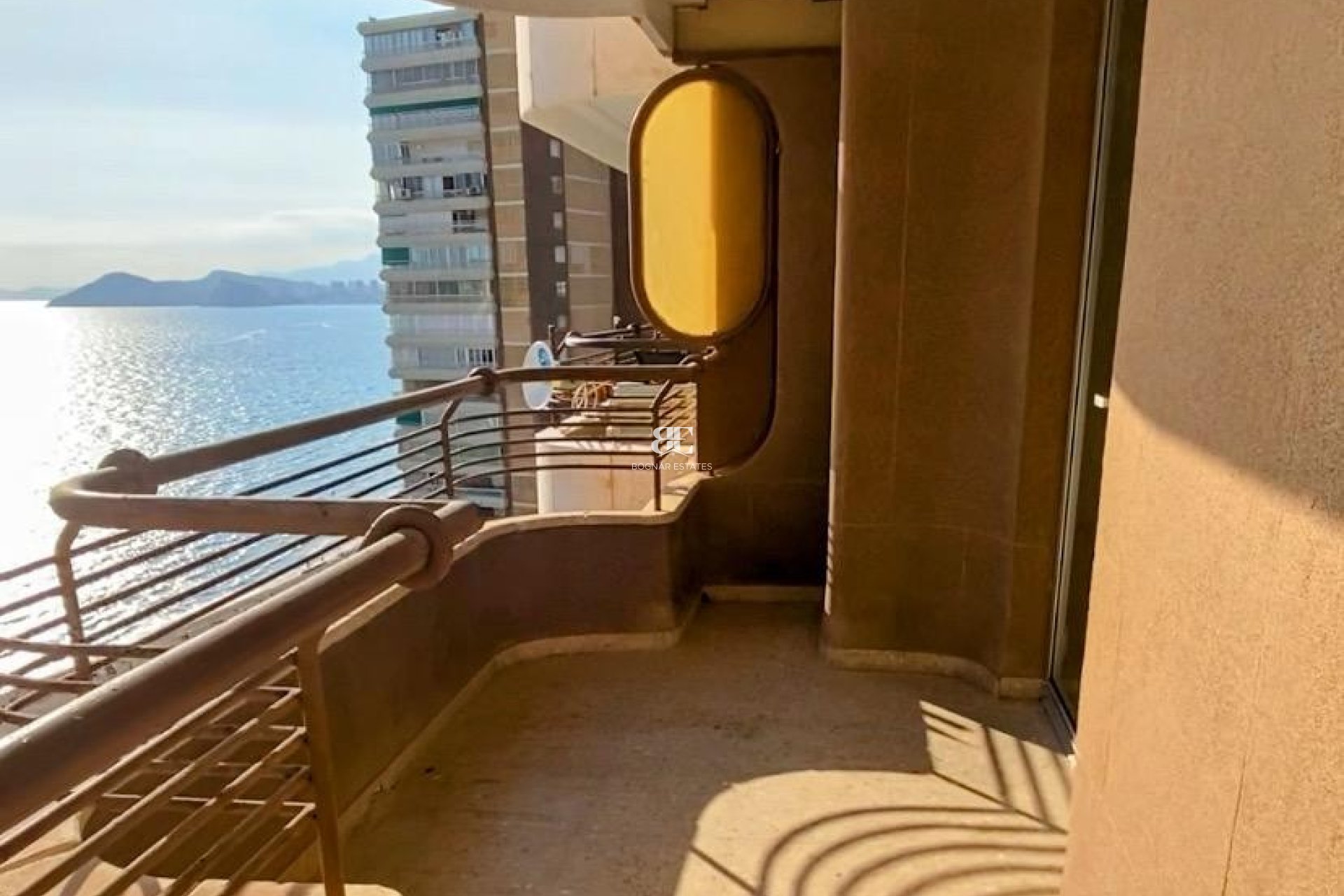 Herverkoop - apartment -
Benidorm - 1ª Linea De Playa