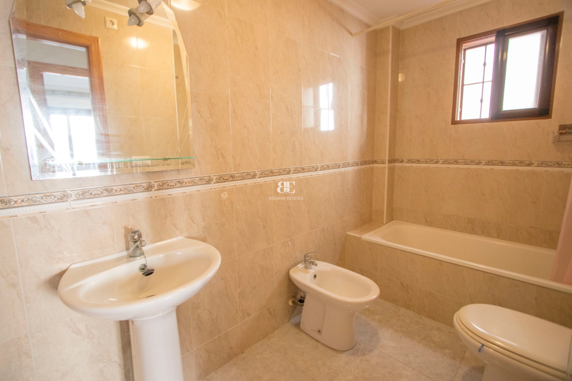 Herverkoop - apartment -
Daya Vieja