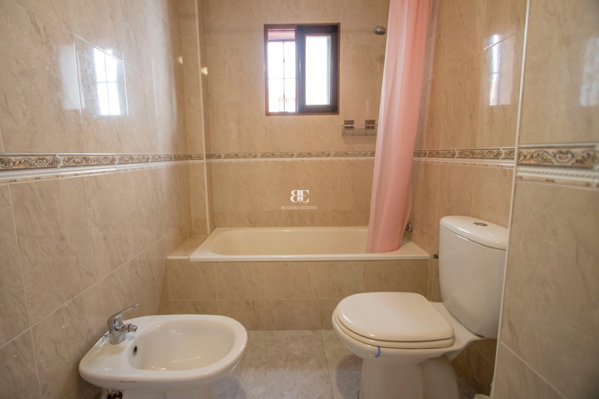 Herverkoop - apartment -
Daya Vieja