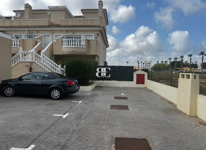 Herverkoop - apartment -
Guardamar del Segura - El Raso