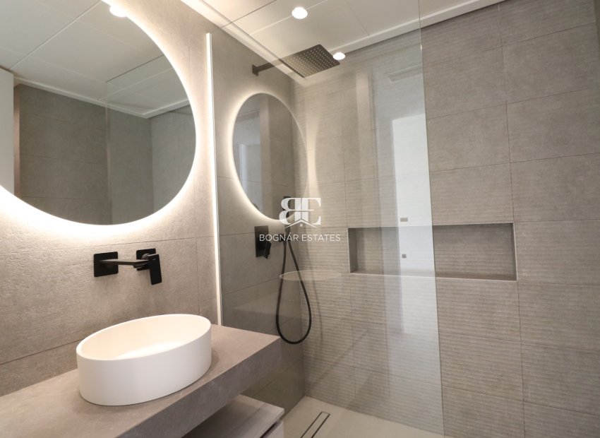 Herverkoop - apartment -
Guardamar del Segura - El Raso