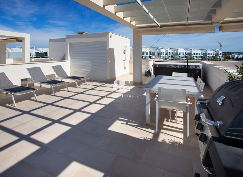 Herverkoop - apartment -
Guardamar del Segura - El Raso