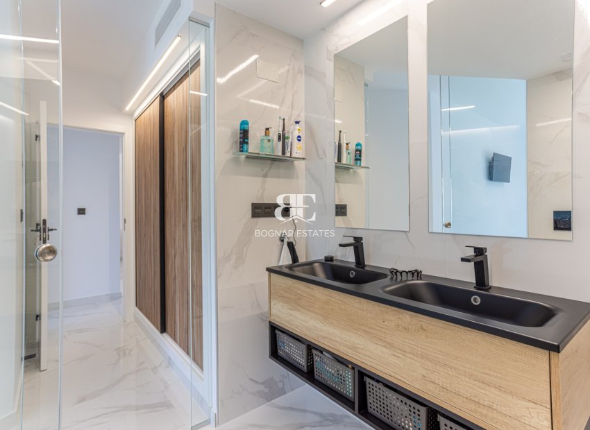 Herverkoop - apartment -
Guardamar del Segura - El Raso