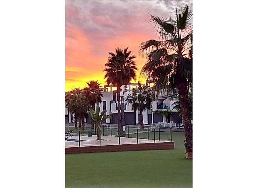 Herverkoop - apartment -
Guardamar del Segura - Guardamar - El Raso