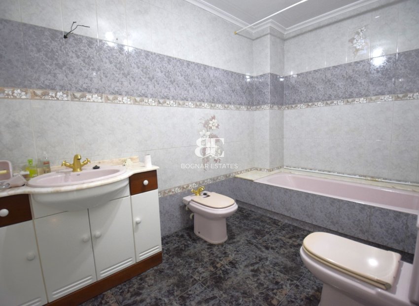 Herverkoop - apartment -
Guardamar del Segura - Pueblo