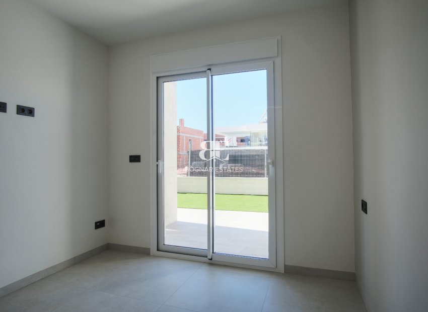 Herverkoop - apartment -
Guardamar del Segura - Urbanizaciones