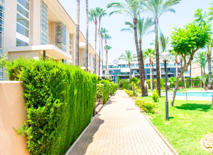 Herverkoop - apartment -
Jávea - El Arenal