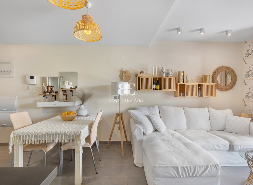 Herverkoop - apartment -
La Mata - Playa