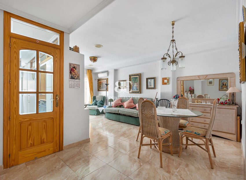 Herverkoop - apartment -
La Mata - Playa