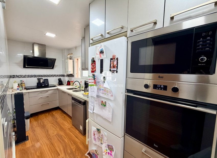 Herverkoop - apartment -
La Nucía - town