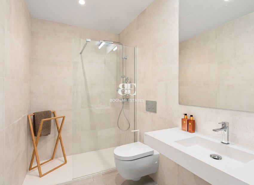 Herverkoop - apartment -
Marbella - Elviria