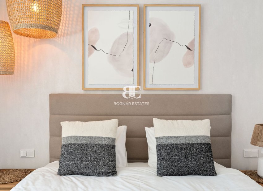 Herverkoop - apartment -
Marbella - Elviria