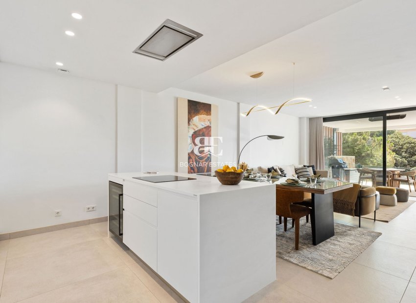 Herverkoop - apartment -
Marbella - Elviria