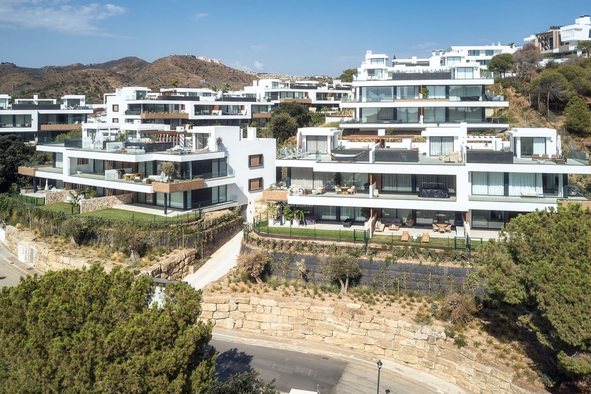 Herverkoop - apartment -
Marbella - Elviria