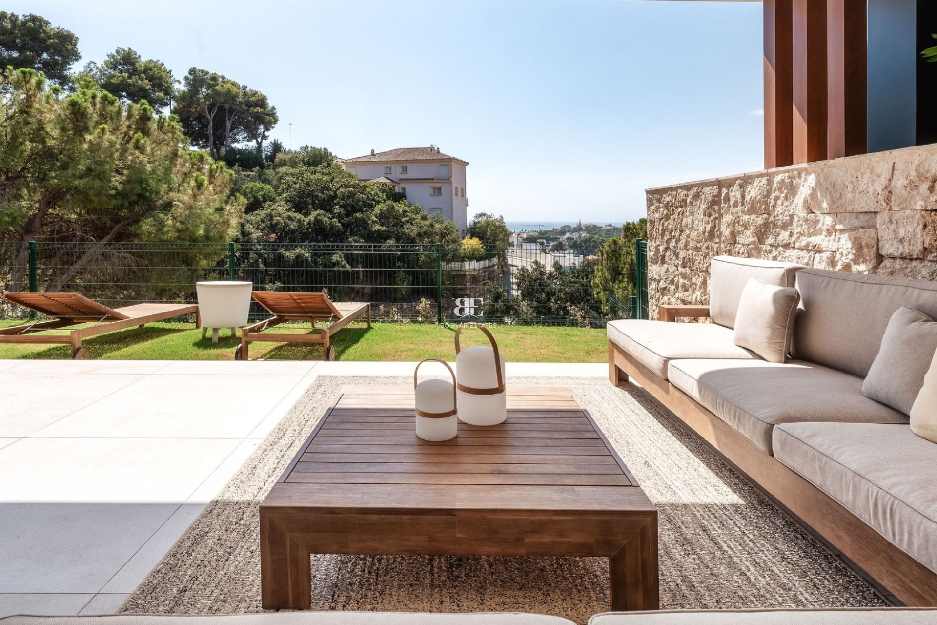 Herverkoop - apartment -
Marbella - Elviria