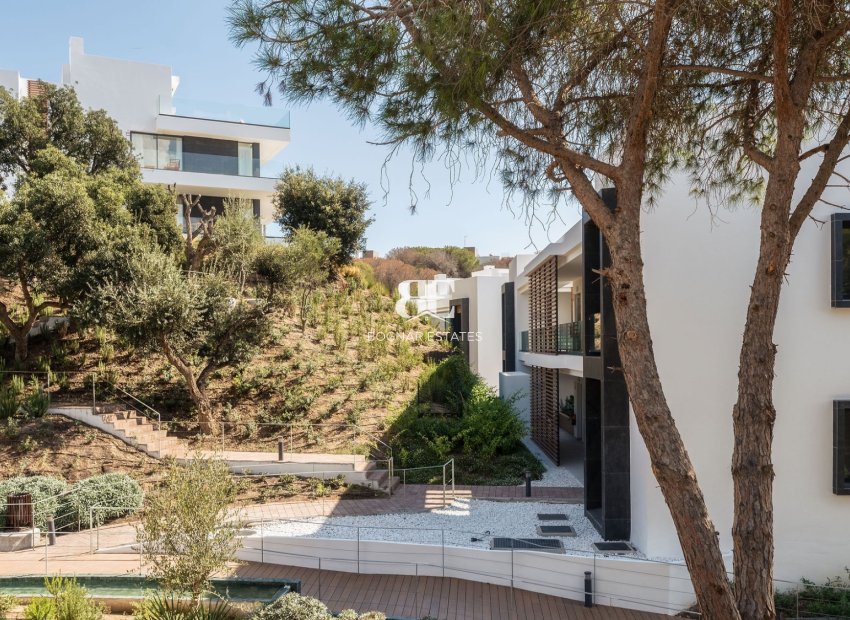 Herverkoop - apartment -
Marbella - Elviria