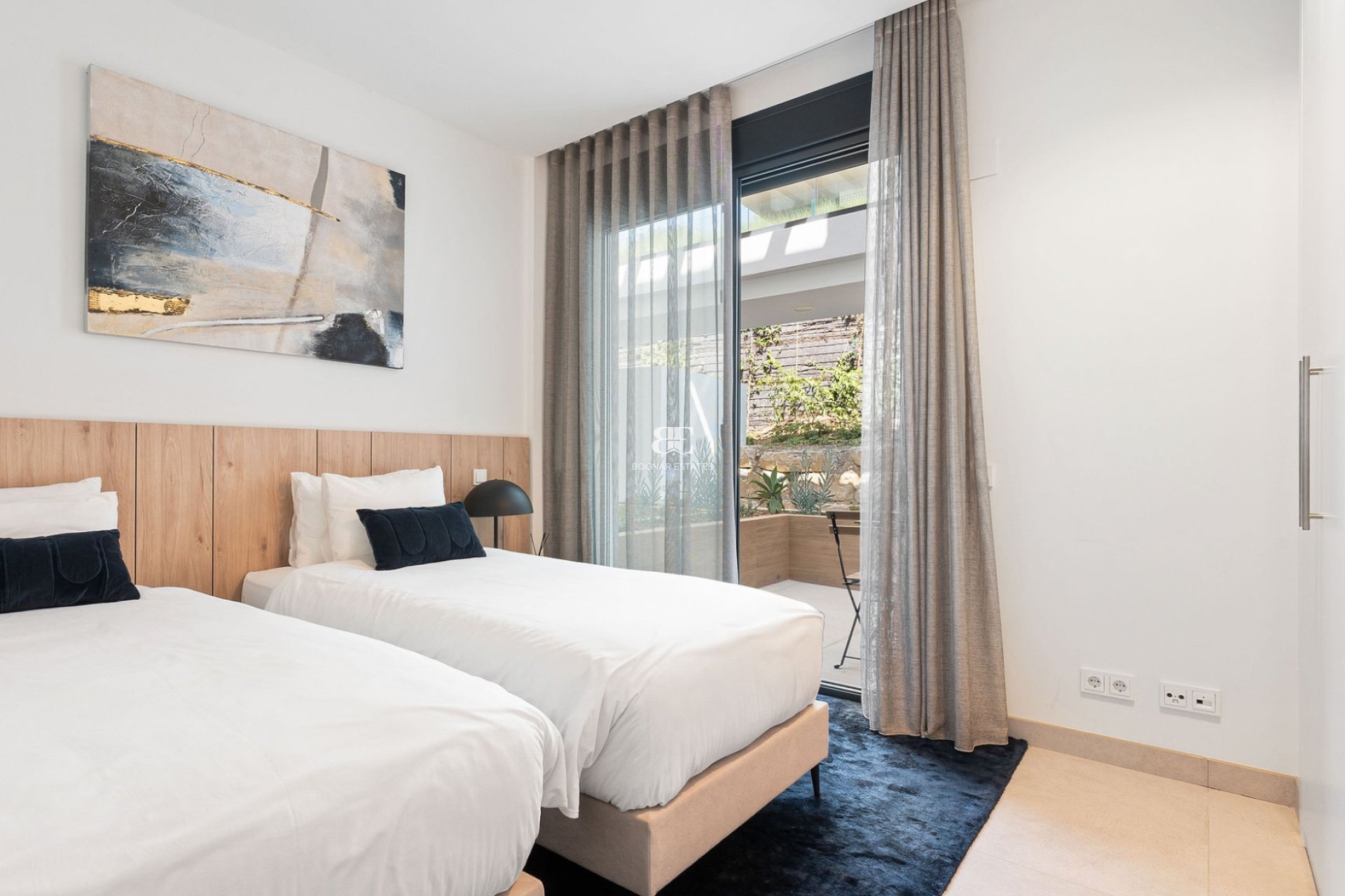 Herverkoop - apartment -
Marbella - Elviria