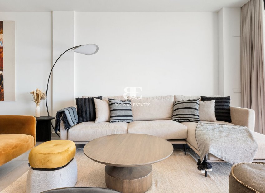 Herverkoop - apartment -
Marbella - Elviria