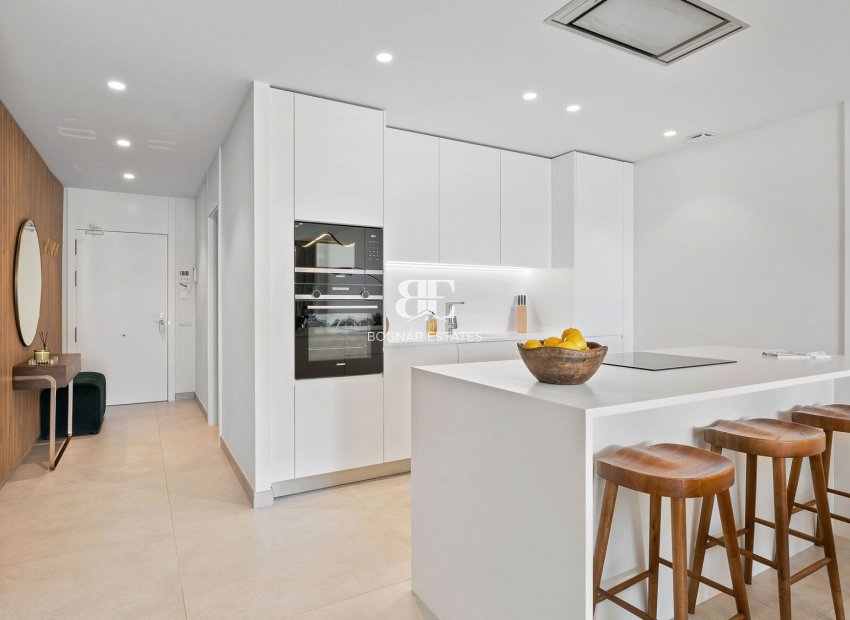 Herverkoop - apartment -
Marbella - Elviria