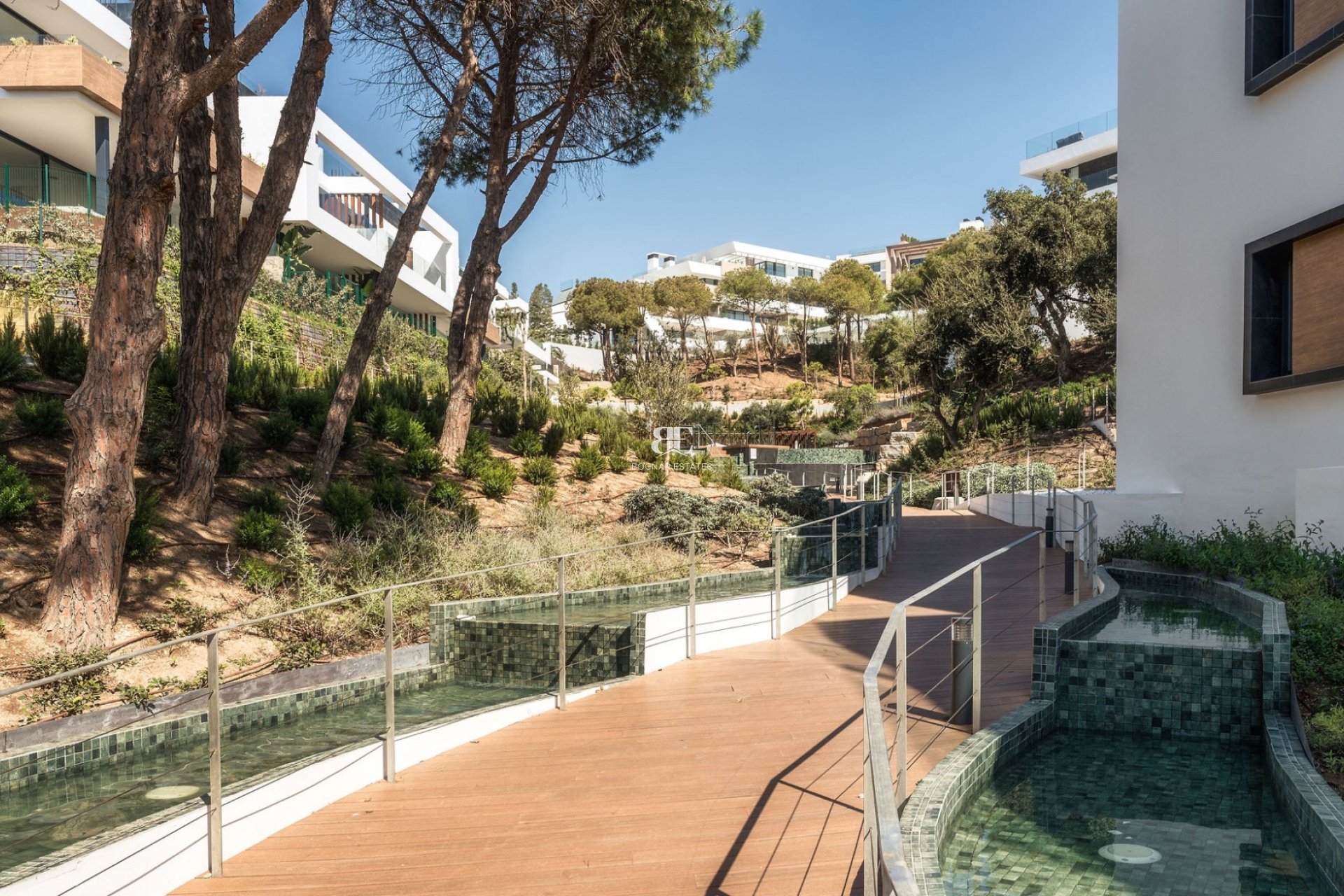 Herverkoop - apartment -
Marbella - Elviria