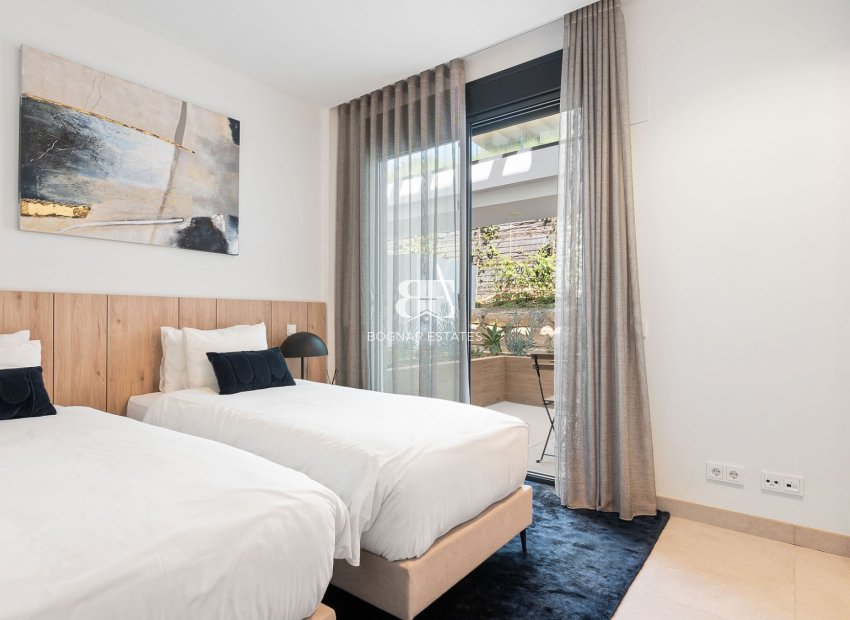 Herverkoop - apartment -
Marbella - Elviria